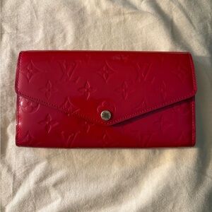 Louis Vuitton Monogram LPortefeuille Sarah ong Wallet Monogram Vernis Red Auth